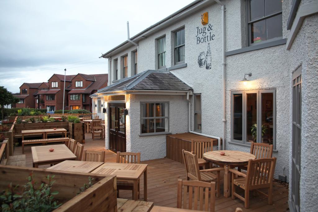 The Jug And Bottle Otel Heswall Dış mekan fotoğraf